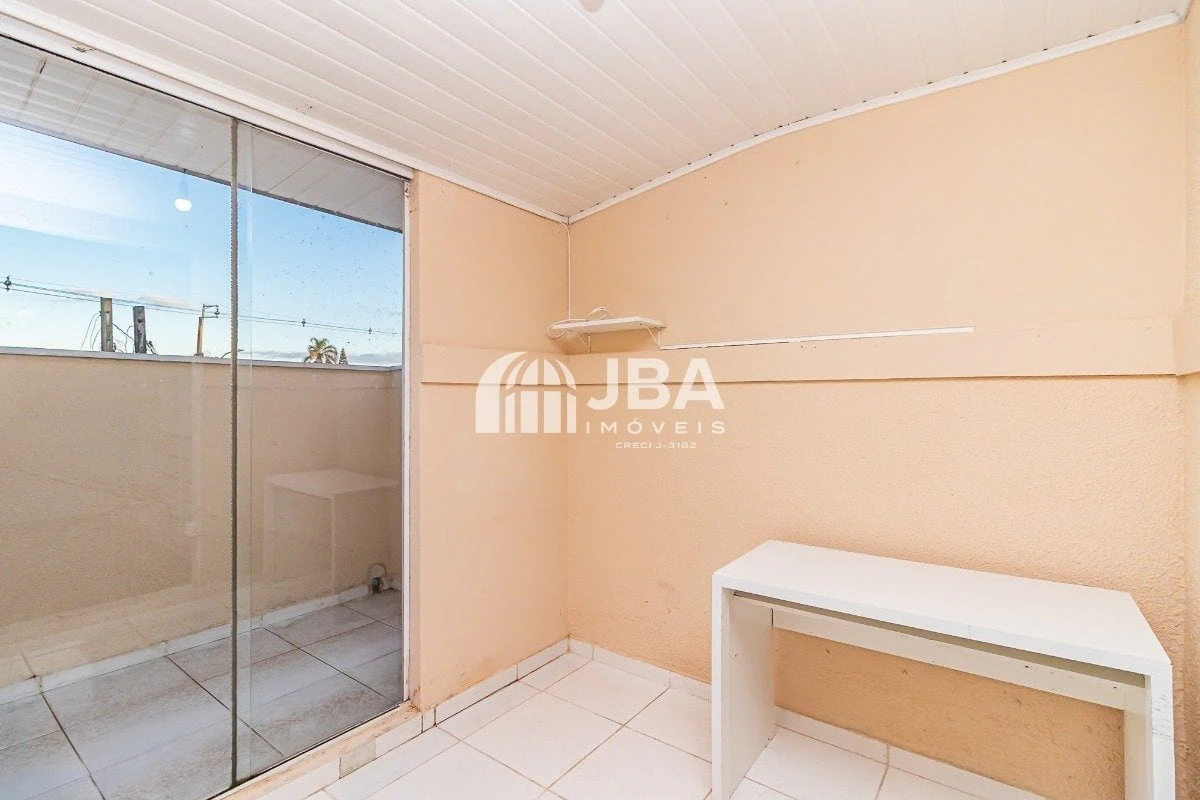 Glass-enclosed balcony in a 3-bedroom house, 85 m² — photo 7