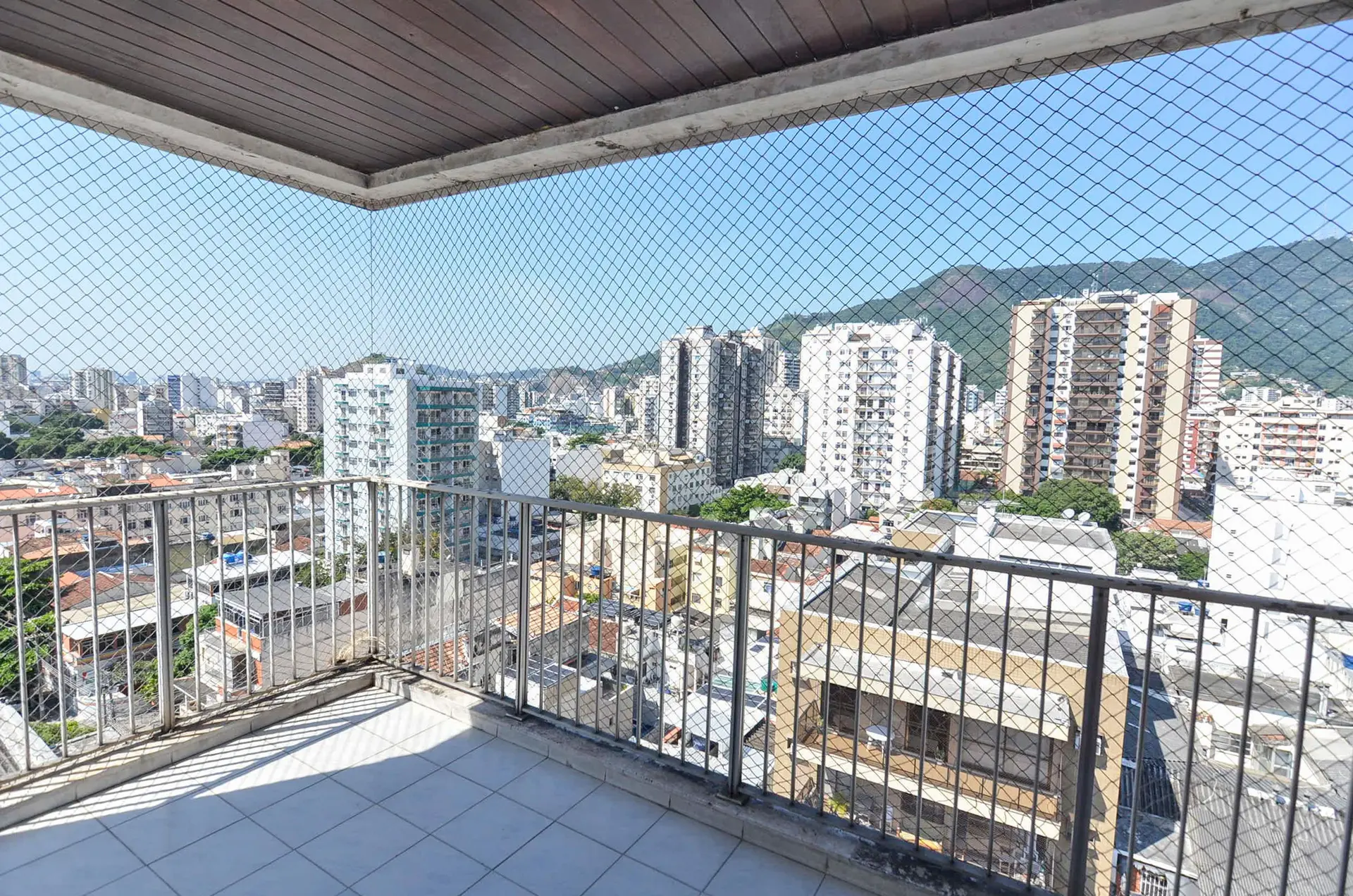 Unfurnished apartment with 3 bedrooms and 2 parking spots — photo 41