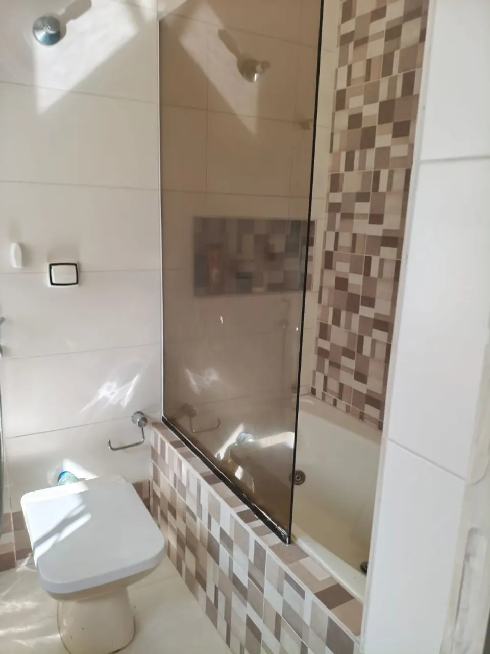 3-bedroom house with a bathtub — photo 7
