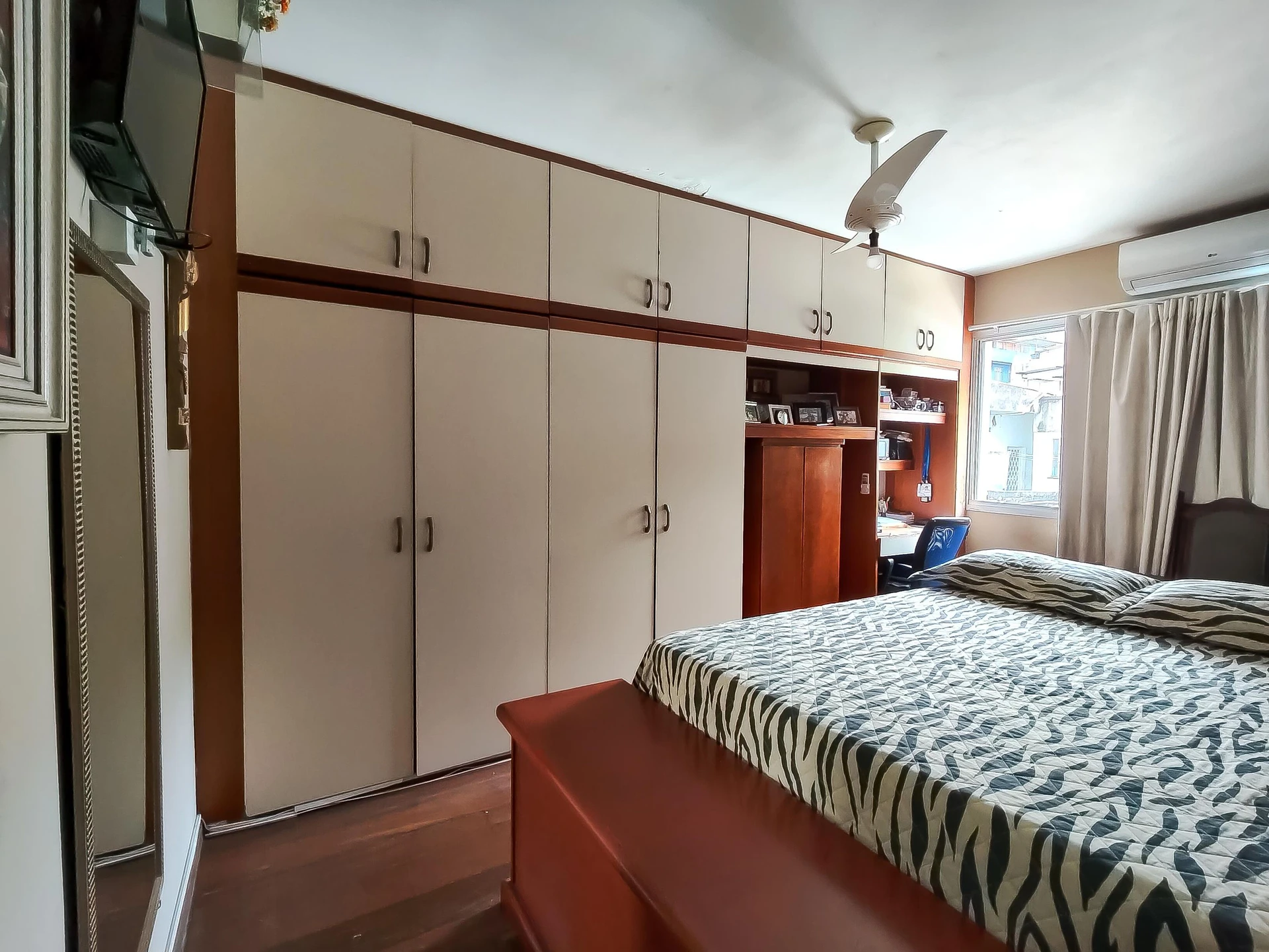 Mountain view in a 3-bedroom apartment, 200 m² — photo 3