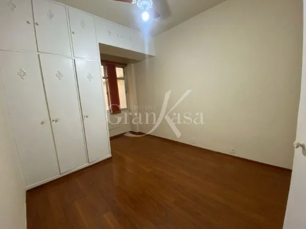 Apartment on the 6th floor with wood or laminate floors — photo 10