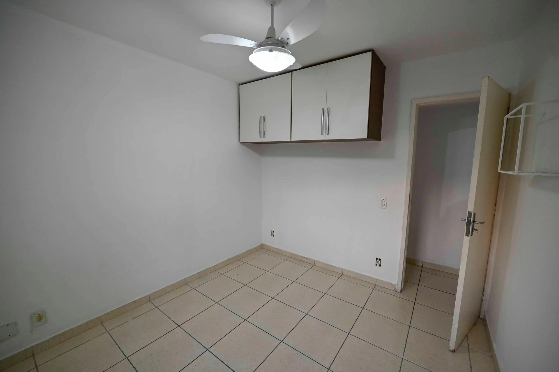 Mountain view in a 2-bedroom apartment, 72 m² — photo 12