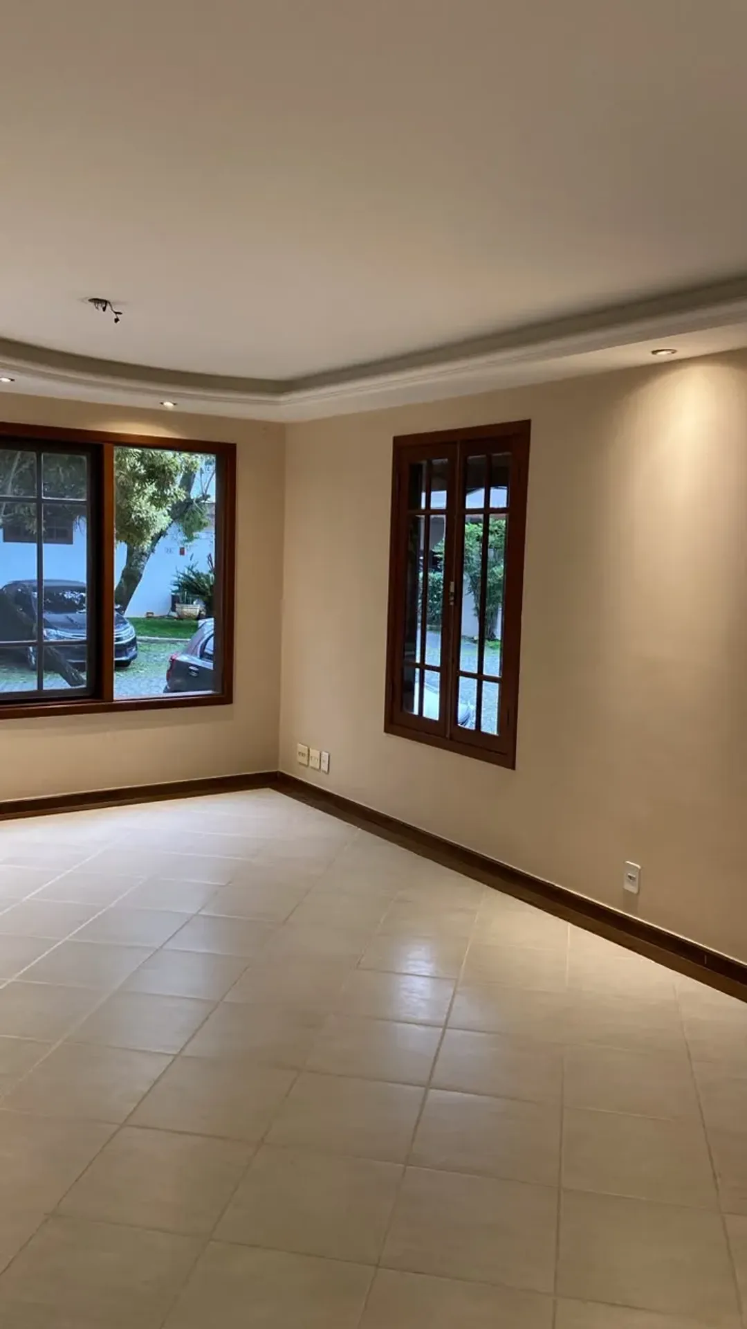 317 m² house with 3 suites, balcony grill and 3 parking — photo 17