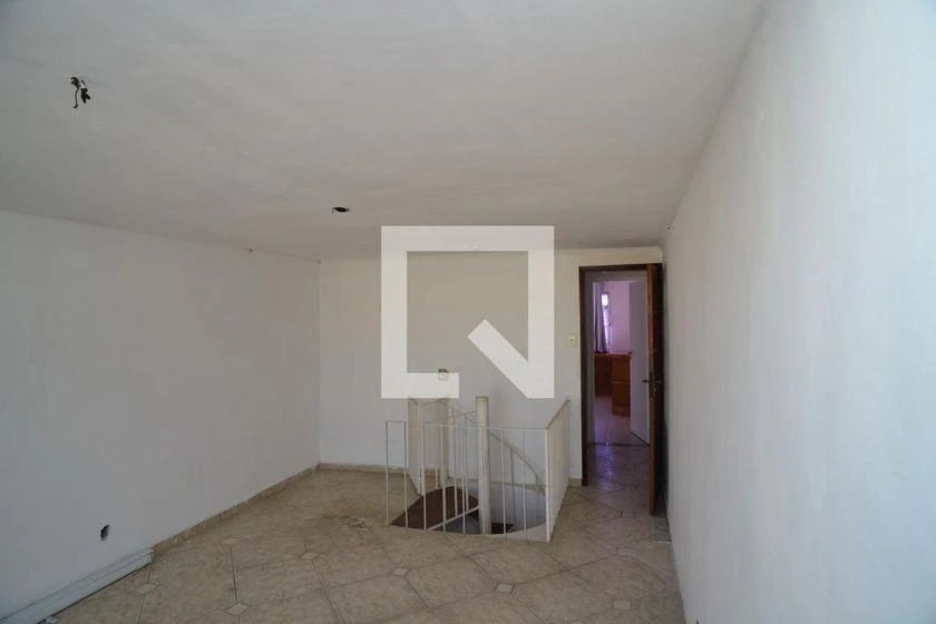 Top-floor rental with 4 bedrooms and 200 m² — photo 35