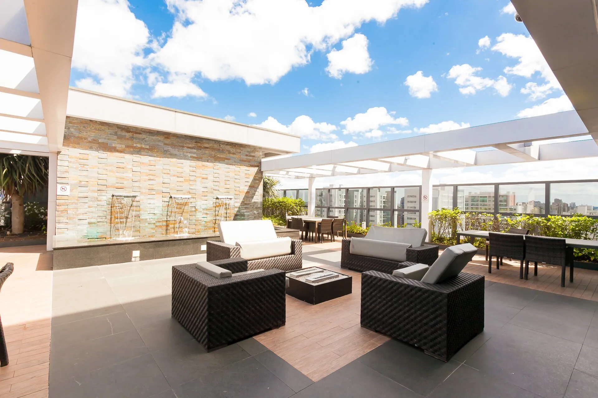 Furnished 85 m² apartment with 1-bedroom suite — photo 29