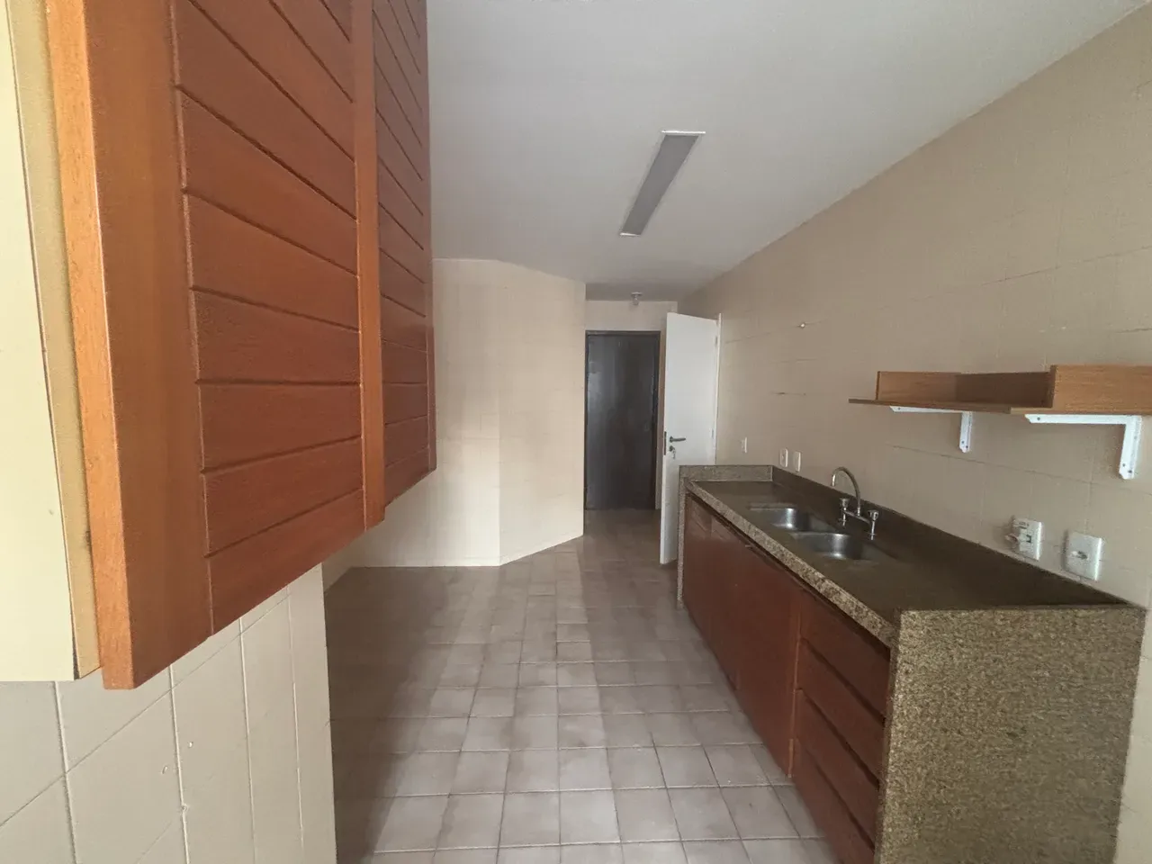 3-bedroom apartment with en-suite and balcony — photo 7