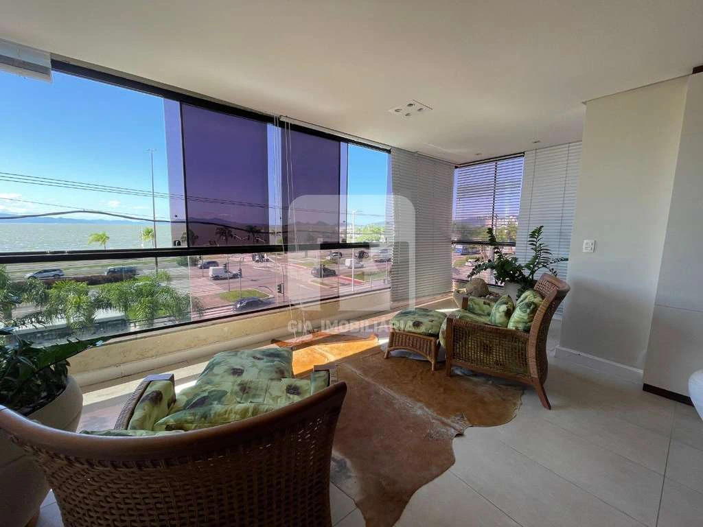 Apartamento de 4 suites con 300 m² y balcón — photo 3