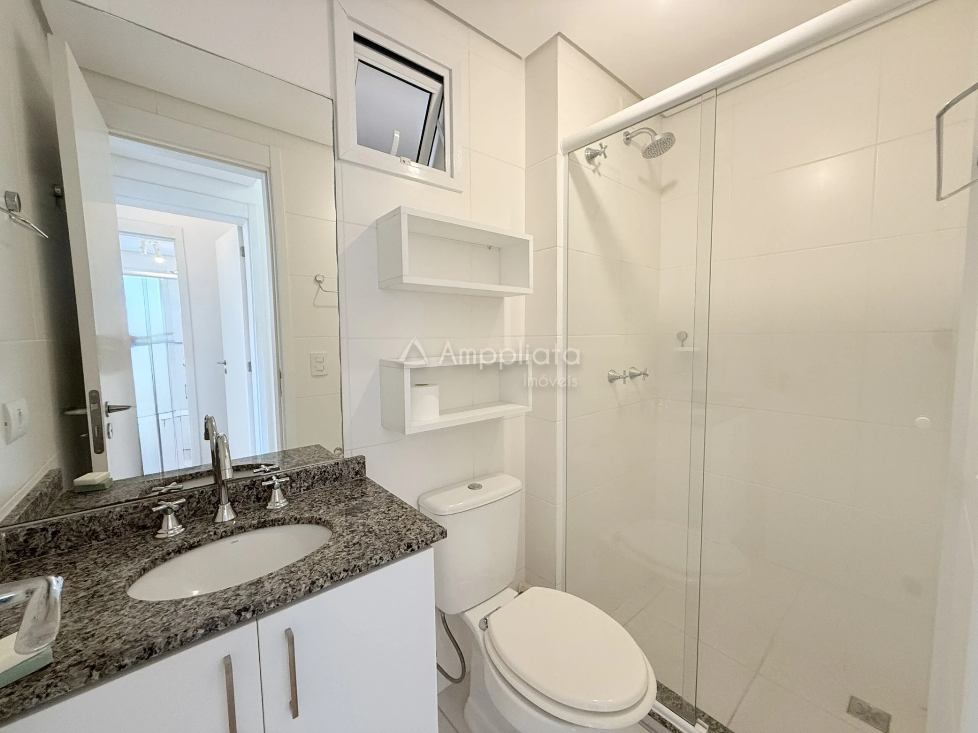 Glass-enclosed balcony in a 3-bedroom apartment, 78 m² — photo 5