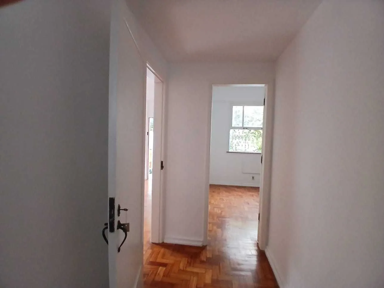 Apartment, 113 m², with wood or laminate floors — photo 13