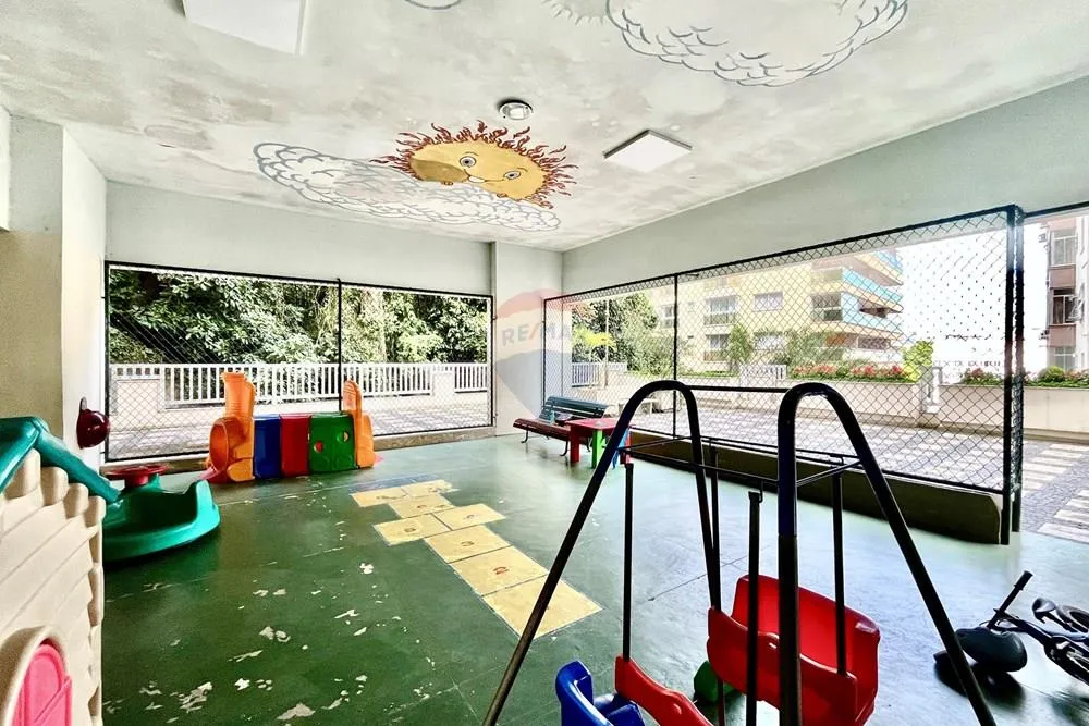 3-bedroom apartment with a mountain view in Rio de Janeiro — photo 56
