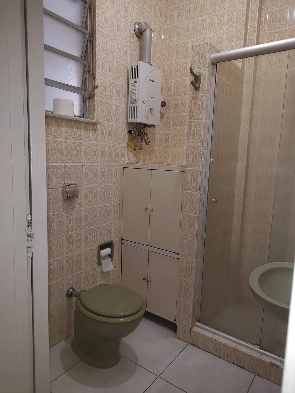 Apartamento de 2 quartos com piso de madeira ou laminado — photo 8