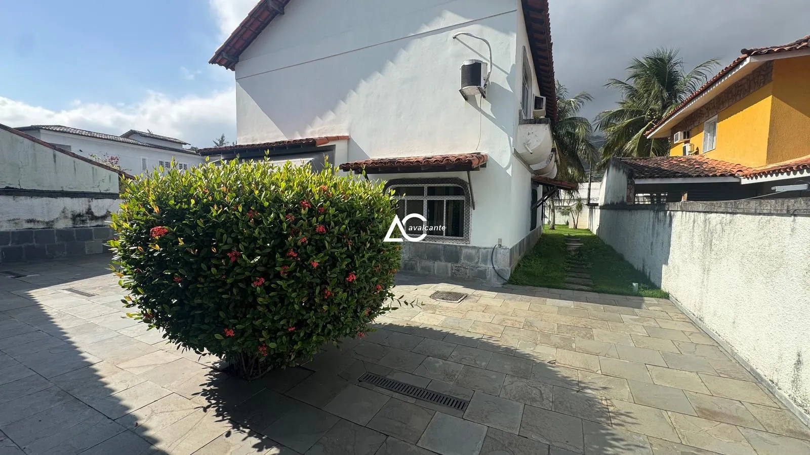 Furnished duplex house with 4 bedrooms and 600 m² — photo 24