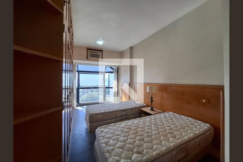 110 m² apartment with built-in wardrobes and a balcony — photo 2