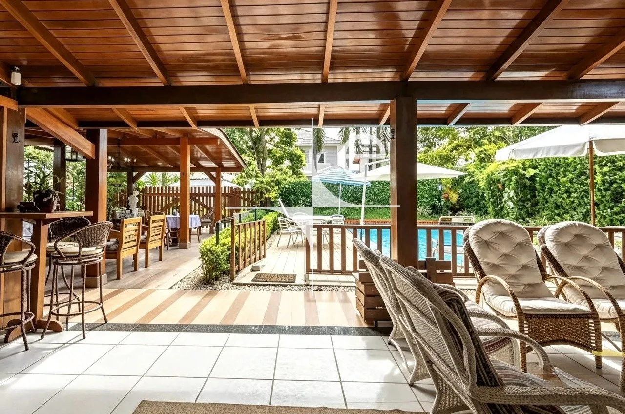Furnished house with 5 en-suite bedrooms and shared pool — photo 17