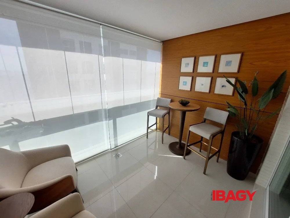 Furnished 2-suite apartment with enclosed balcony — photo 82