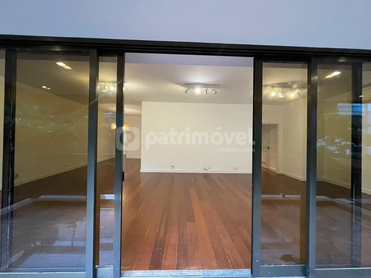 4-bedroom apartment with pool and 3 parking spaces — photo 39