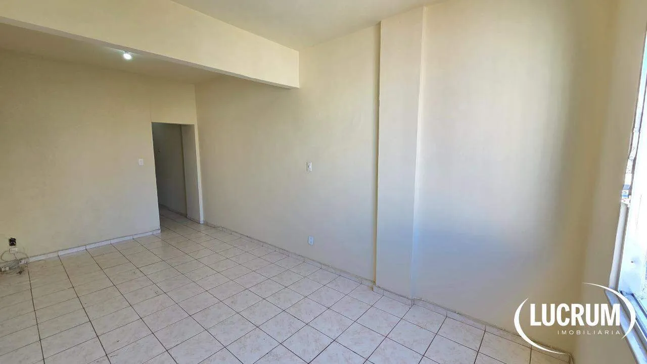 1-bedroom apartment with a glass shower enclosure — photo 9