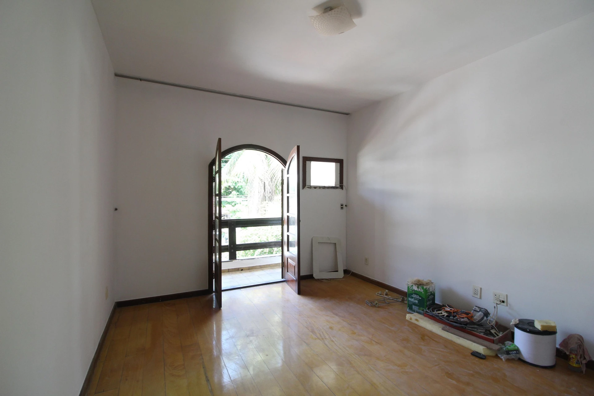 House, 450 m², with a grill on the balcony — photo 54