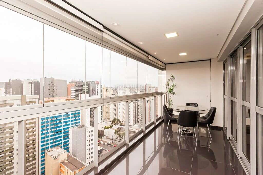 3-bedroom rental apartment with 3 en-suites and parking