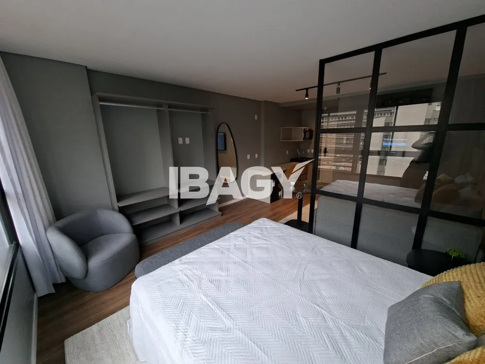 30 m² apartment with 1 bedroom and tall windows — photo 46