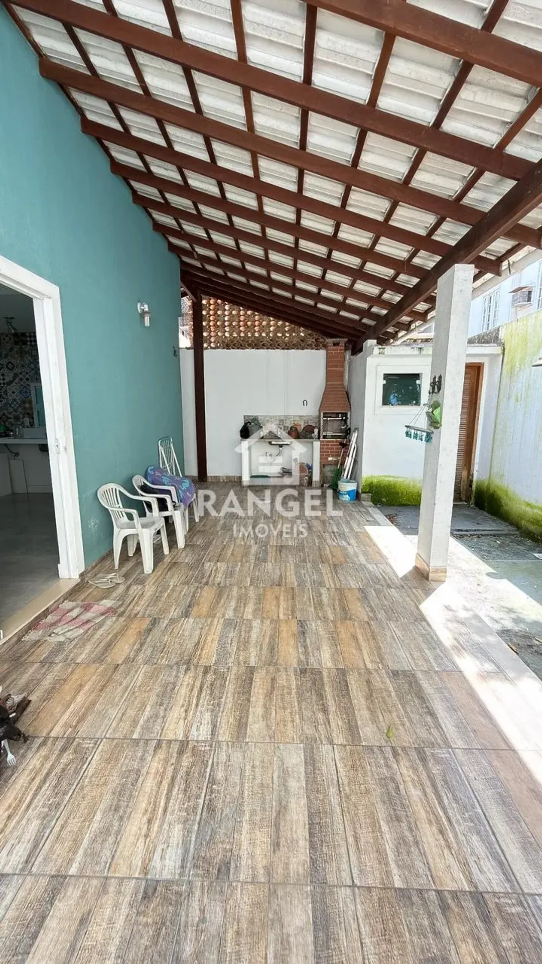 Casa de 2 quartos com churrasqueira privativa