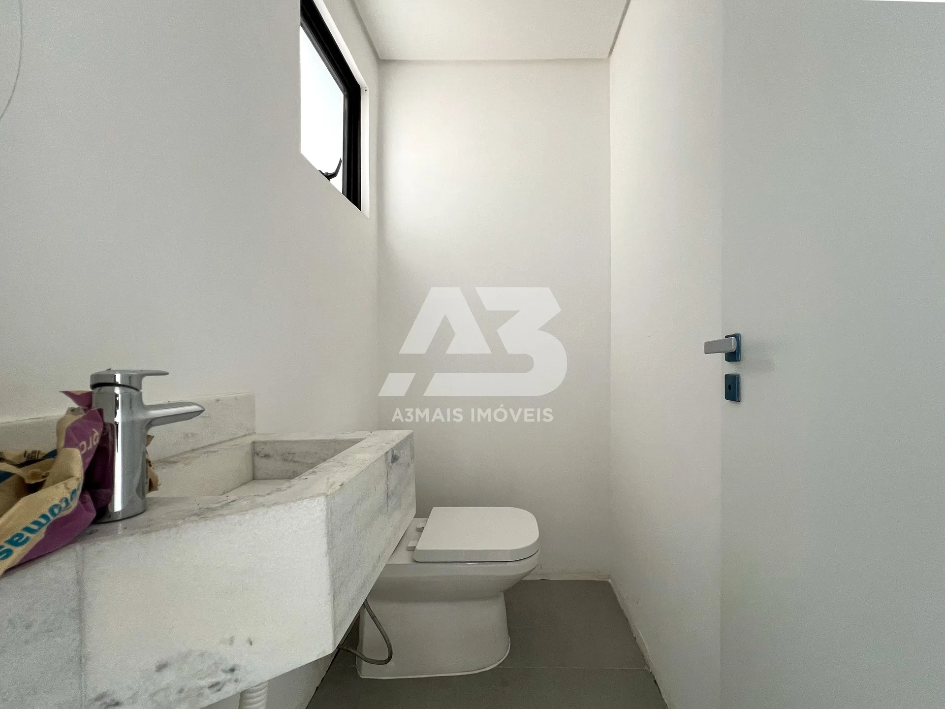 3-bedroom house with floor-to-ceiling windows in Curitiba — photo 16