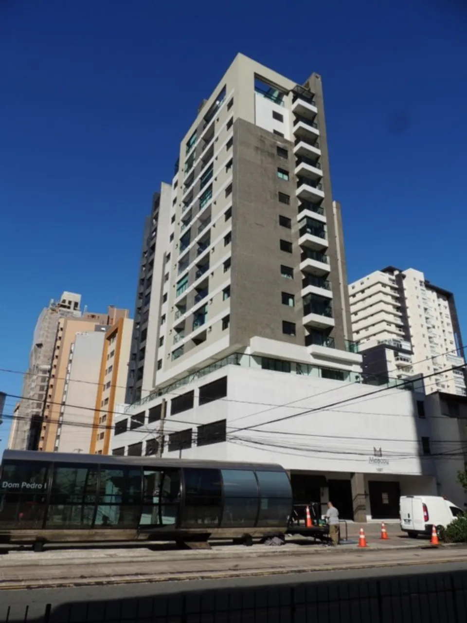Apartamento mobiliado 1 quarto com cozinha americana e 2 vagas — photo 3