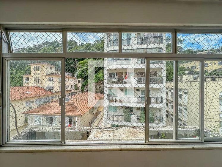 2-bedroom apartment with a mountain view — photo 7