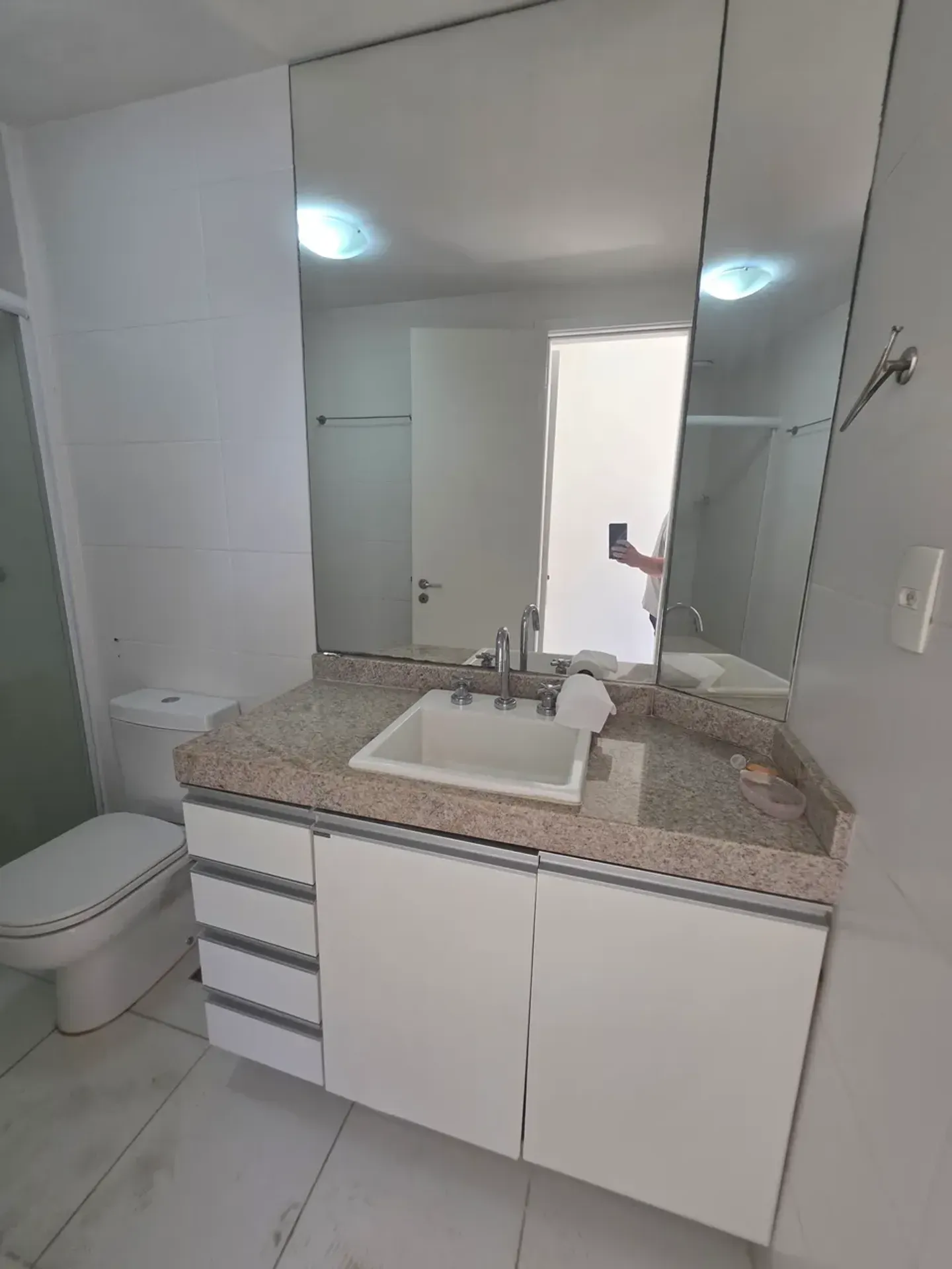 Floor-to-ceiling windows in a 2-bedroom apartment, 90 m² — photo 49