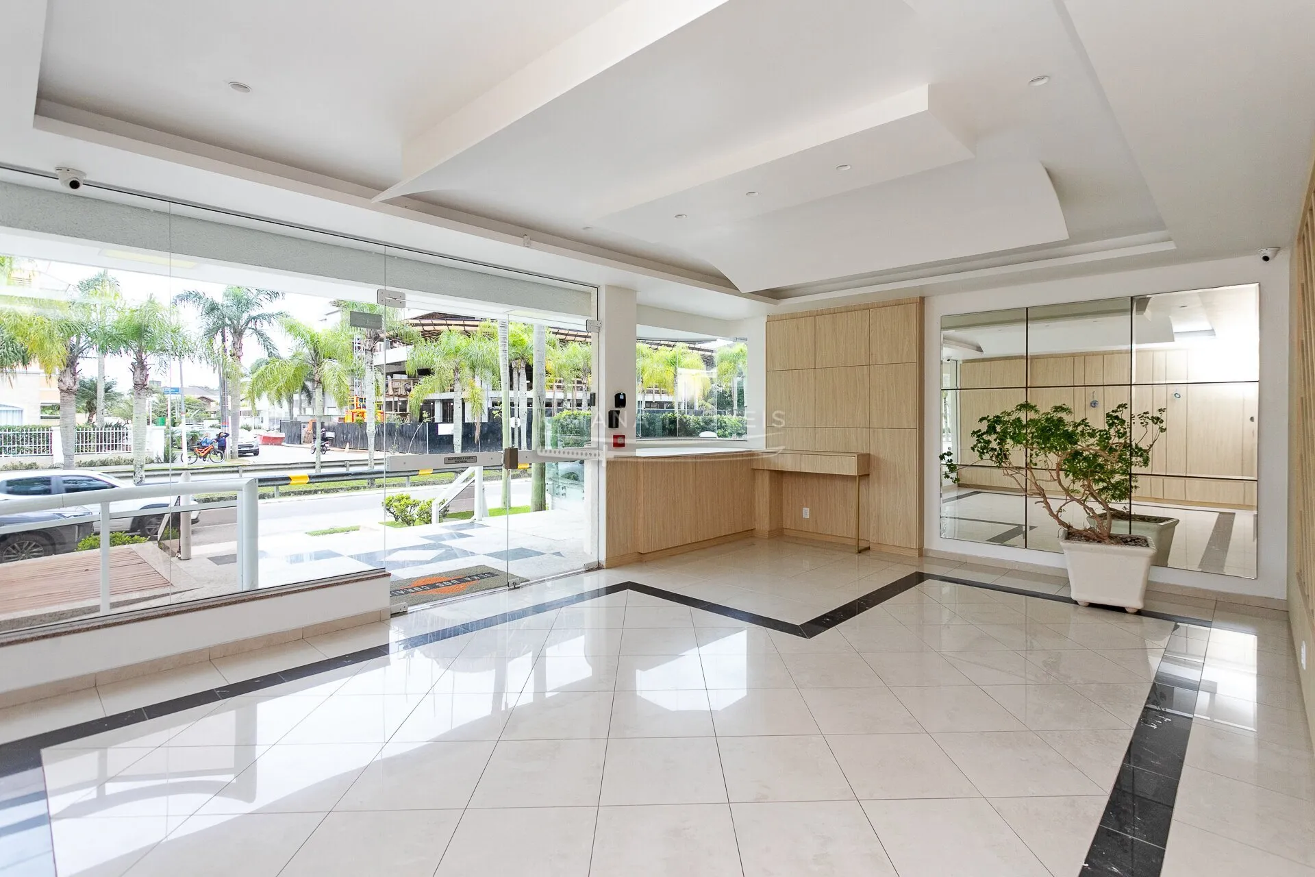 4-bedroom apartment with a bathtub in Florianópolis — photo 30