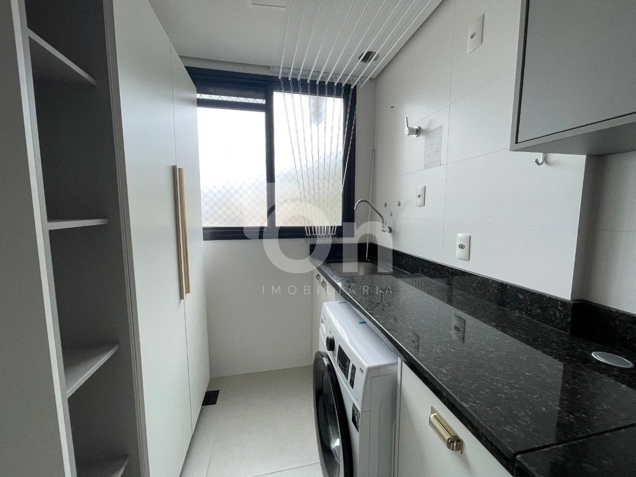 One-bedroom apartment with a mountain view in Florianópolis — photo 7