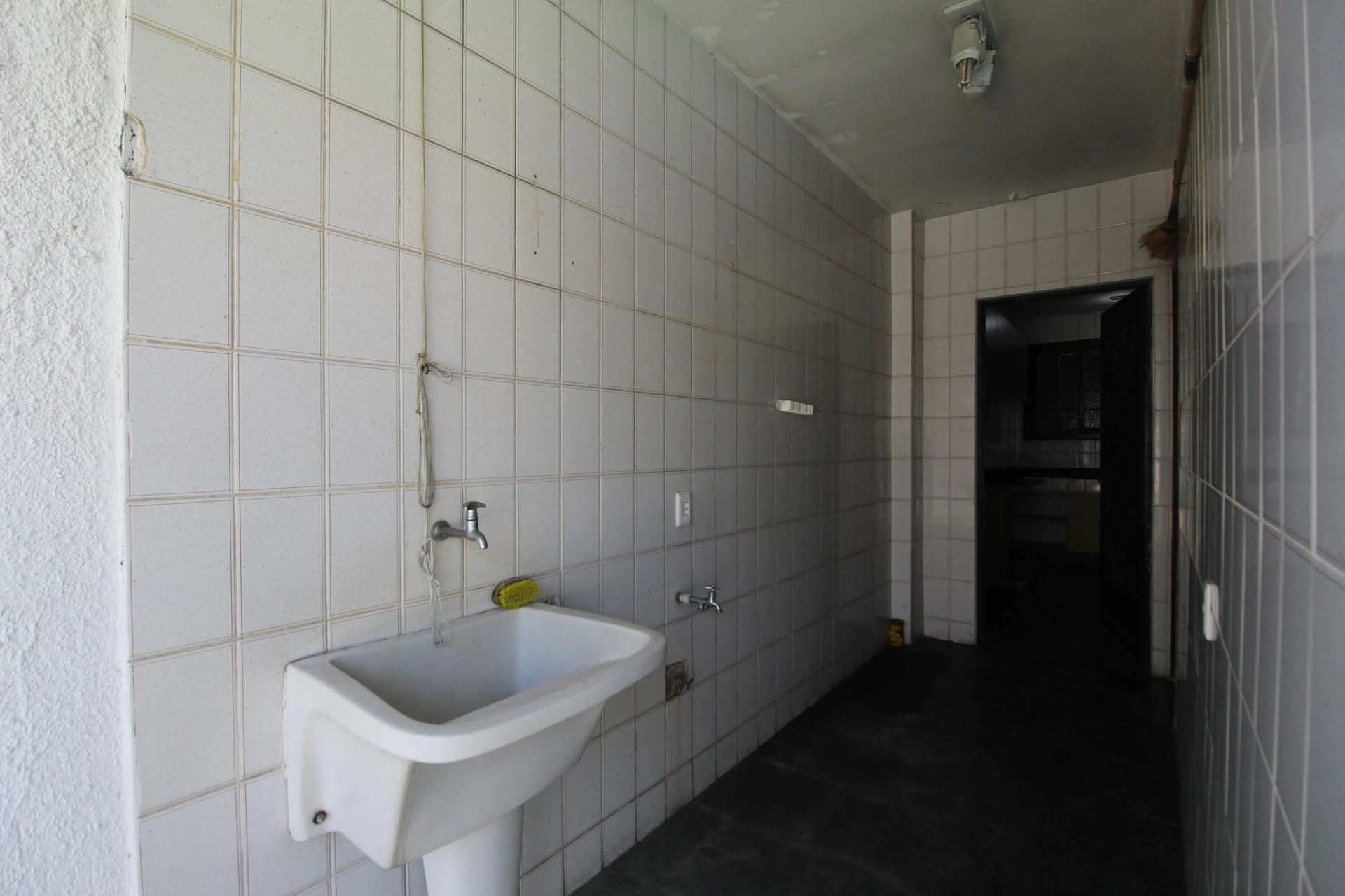 4-bedroom house with a bathtub in Rio de Janeiro — photo 25