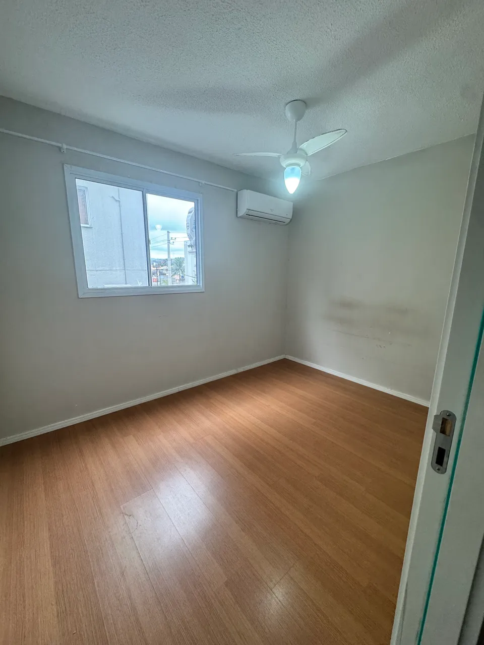 Home office in a 2-bedroom apartment, 43 m² — photo 9