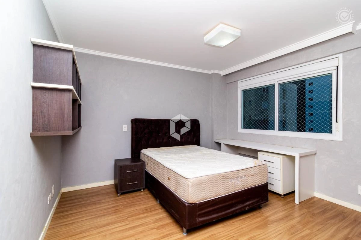 Home office in a 2-bedroom apartment, 97 m² — photo 9