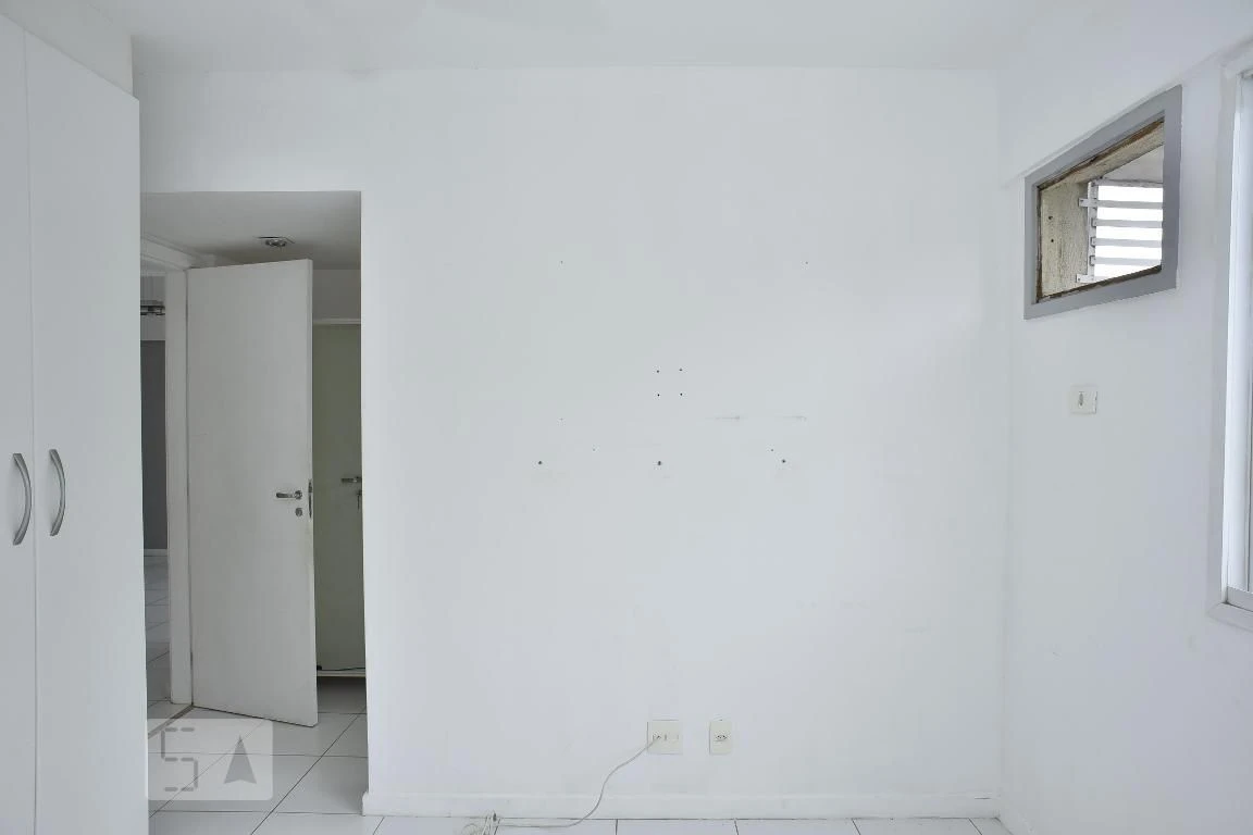 2-bedroom apartment in a building with a pool — photo 4
