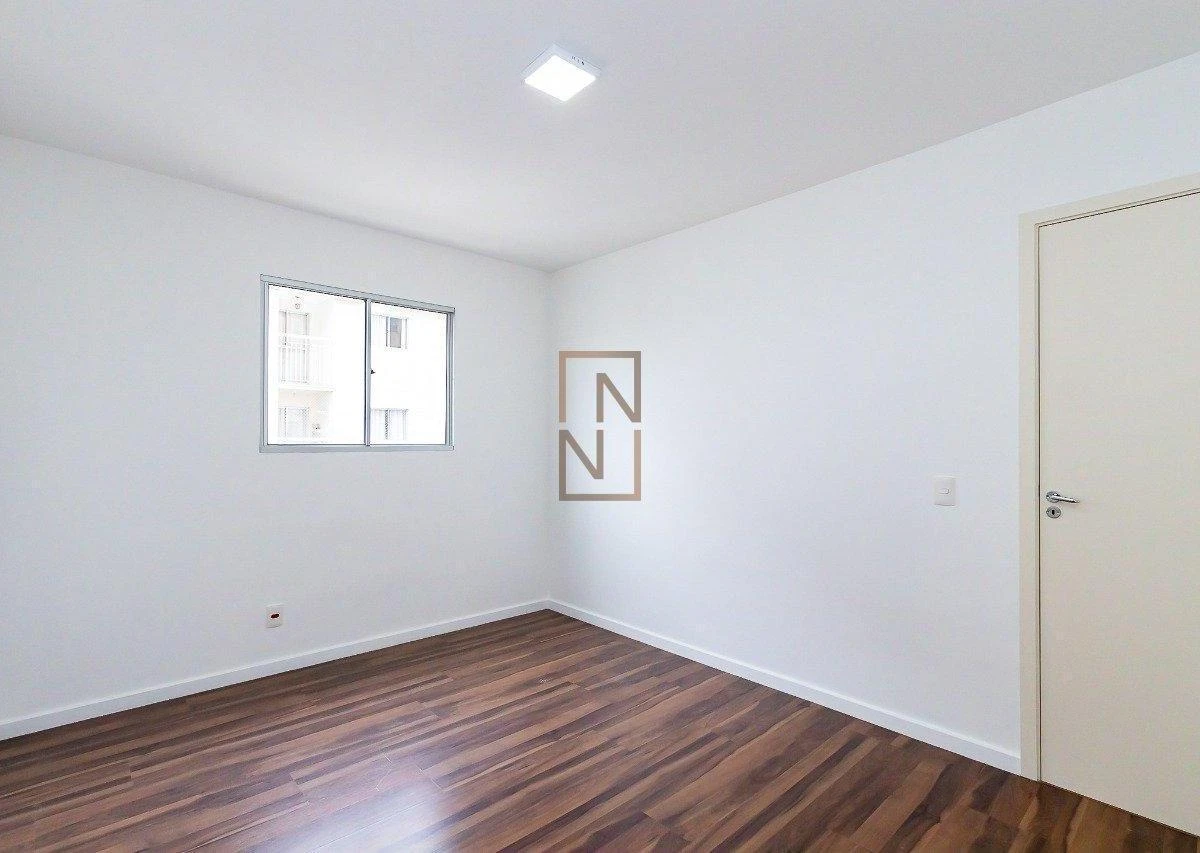 2-bedroom apartment in a building with a gym — photo 9
