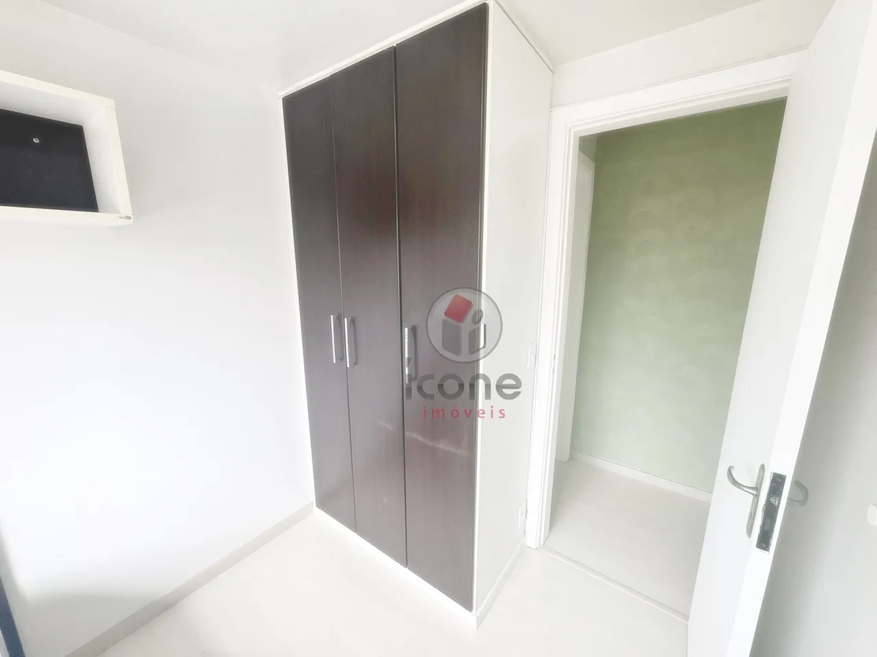 Home office in a 2-bedroom apartment, 52 m² — photo 8