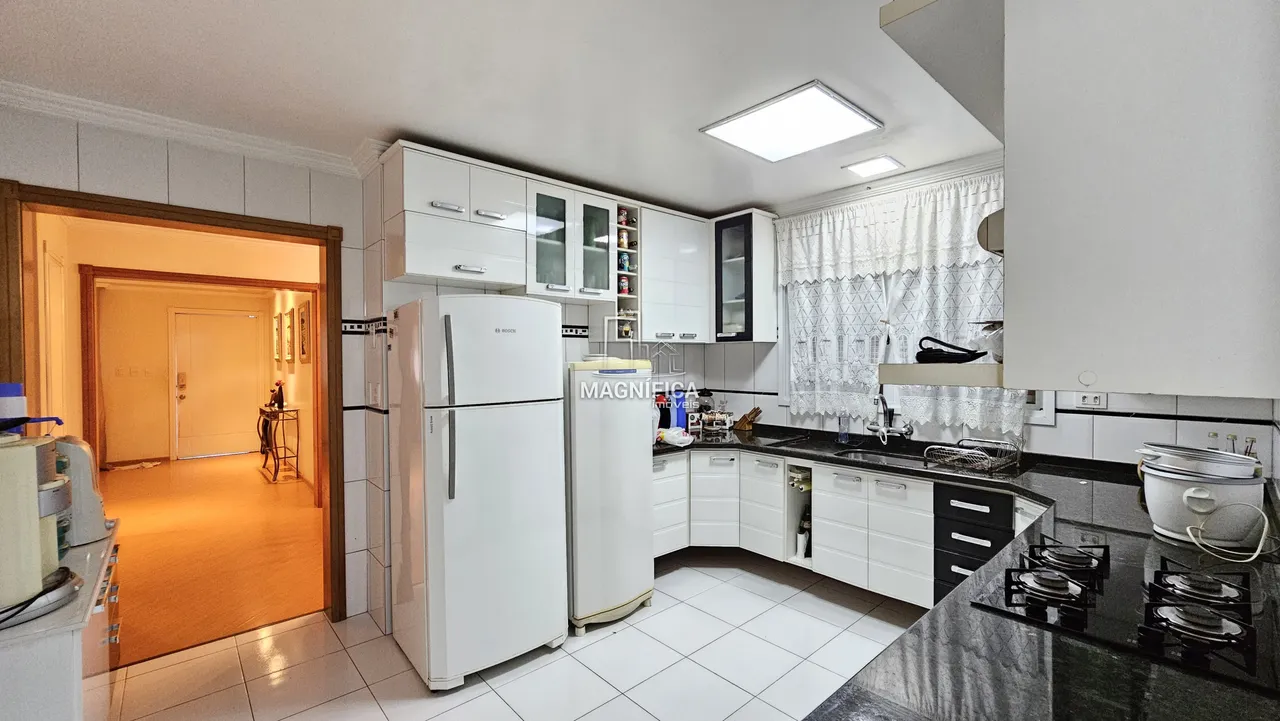 Unfurnished house with 3 en-suite bedrooms and 360 m² — photo 8