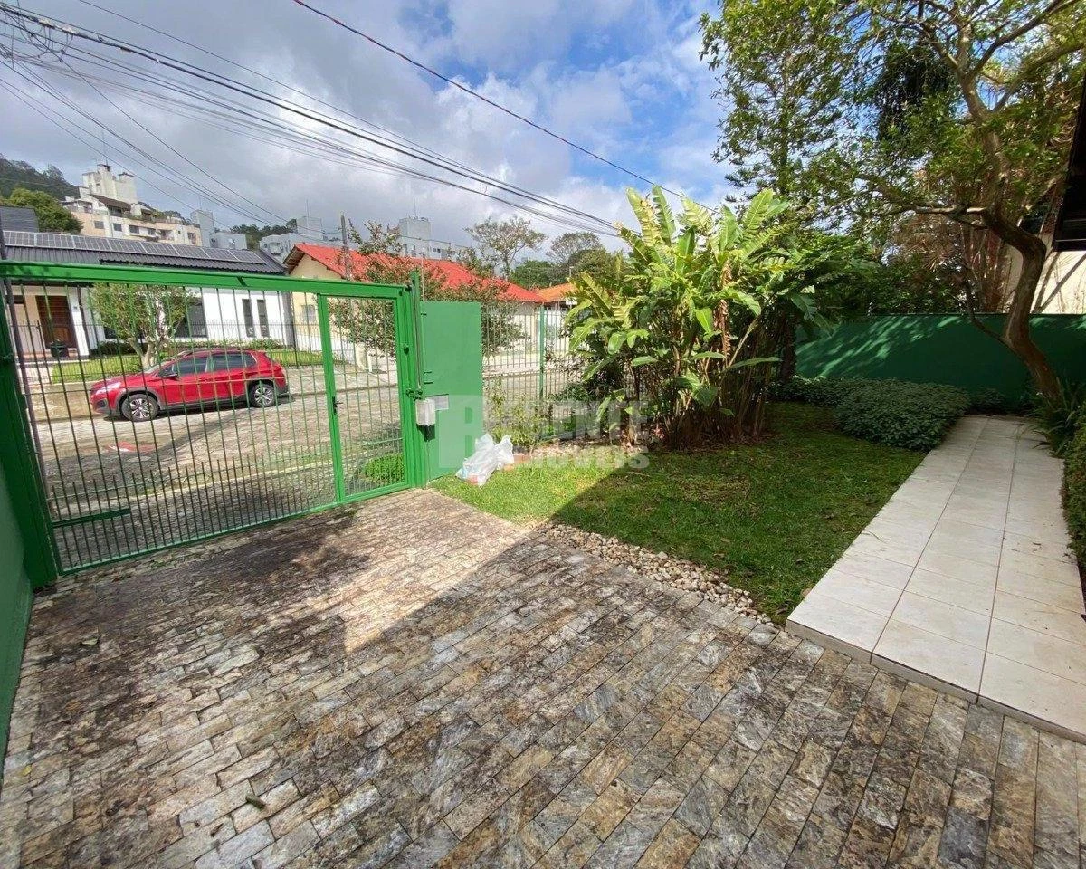 3-bedroom house with a home office in Florianópolis — photo 34