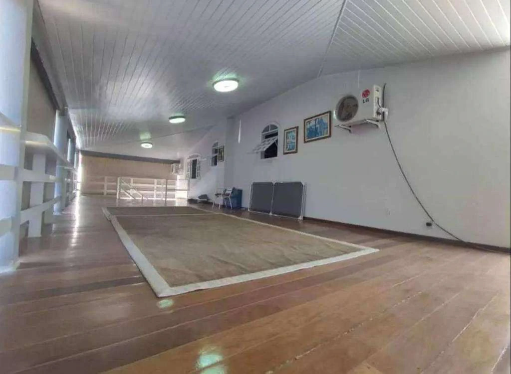 Rental house with 4 en-suite bedrooms and 550 m² — photo 8