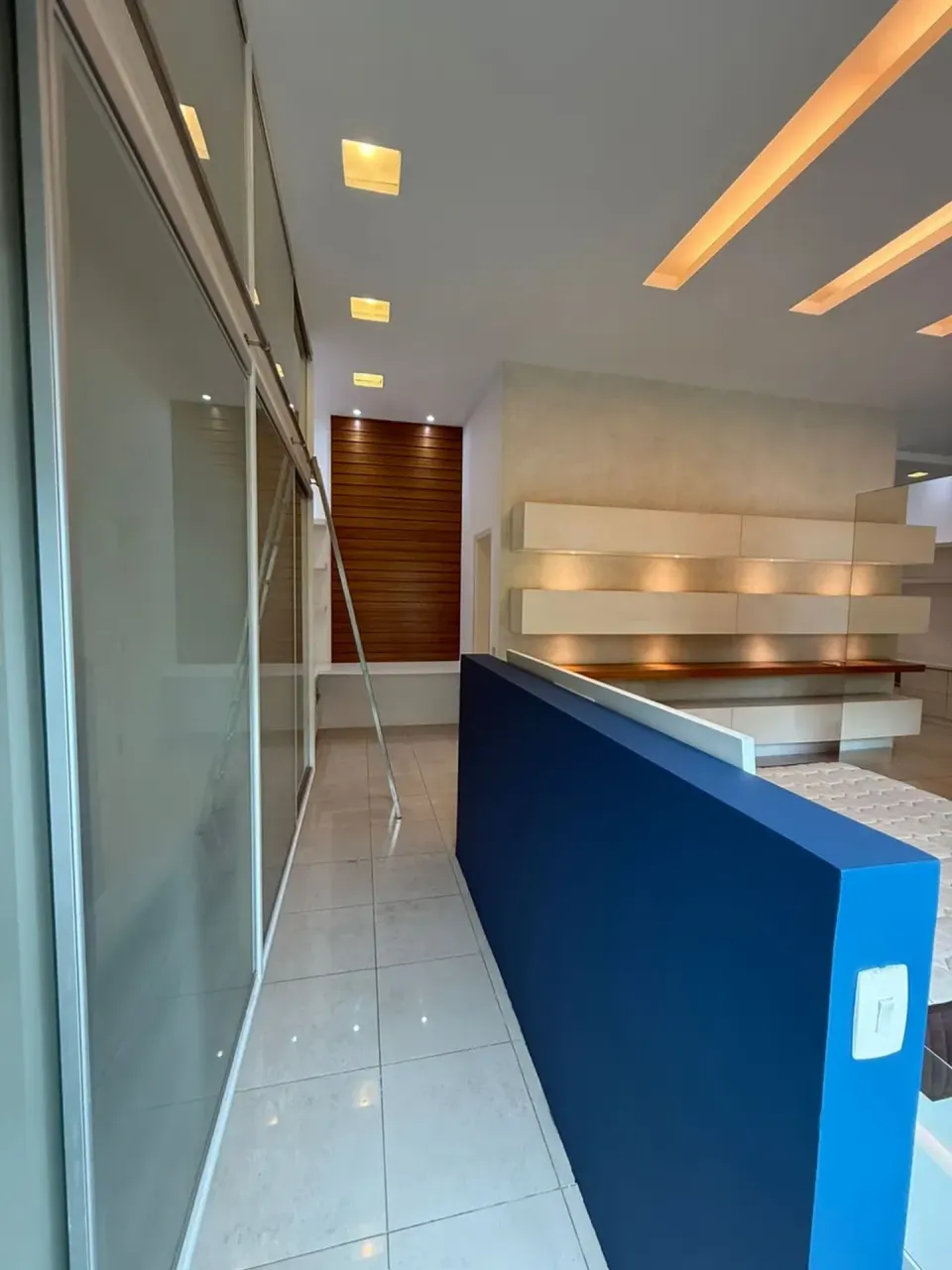 Furnished 1-bedroom apartment with 2 bathrooms — photo 8