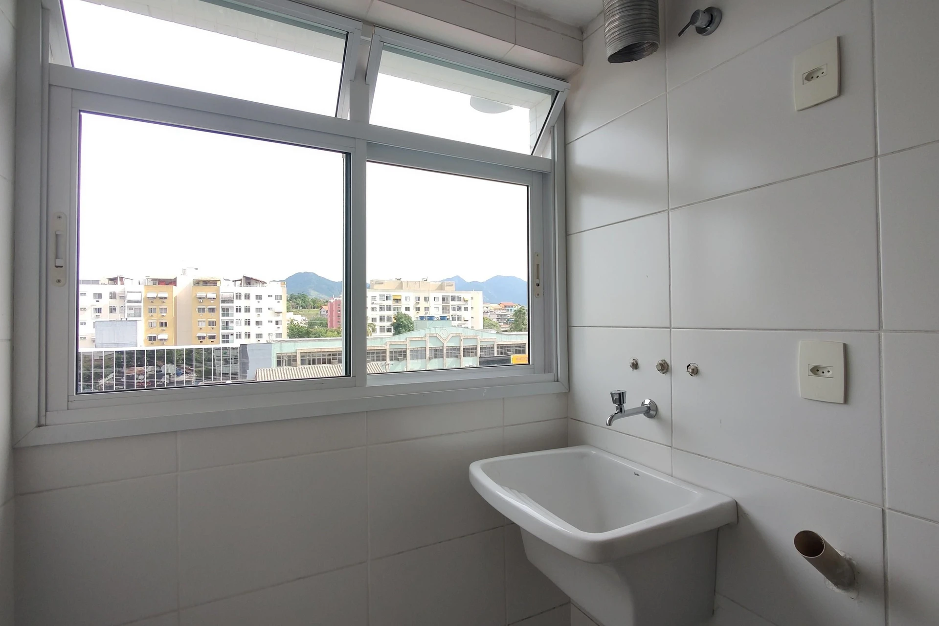 Apartamento sem mobília com 2 quartos e varanda — photo 28