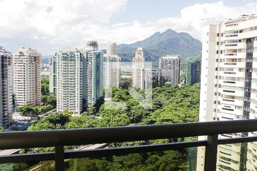 Furnished apartment, 150 m², with a glass-enclosed balcony — photo 18