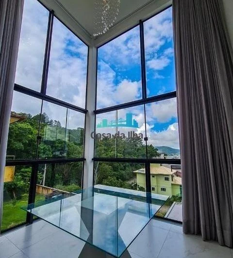288 m² house with 4 bedrooms and 5 bathrooms — photo 4