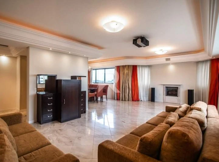 4-bedroom apartment with 250 m² and 4 parking spaces