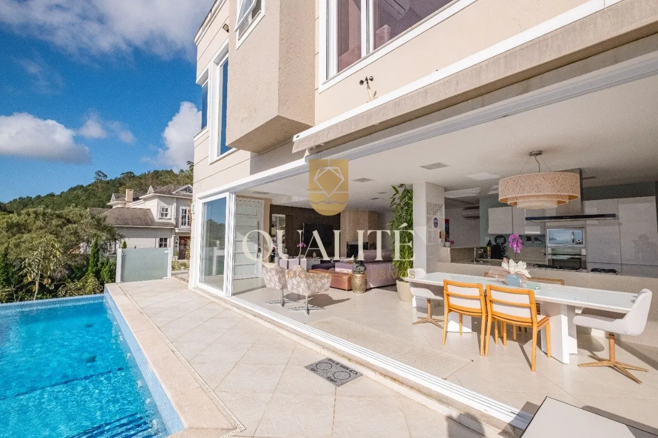 Furnished house with 5 bedrooms and open-plan gas kitchen