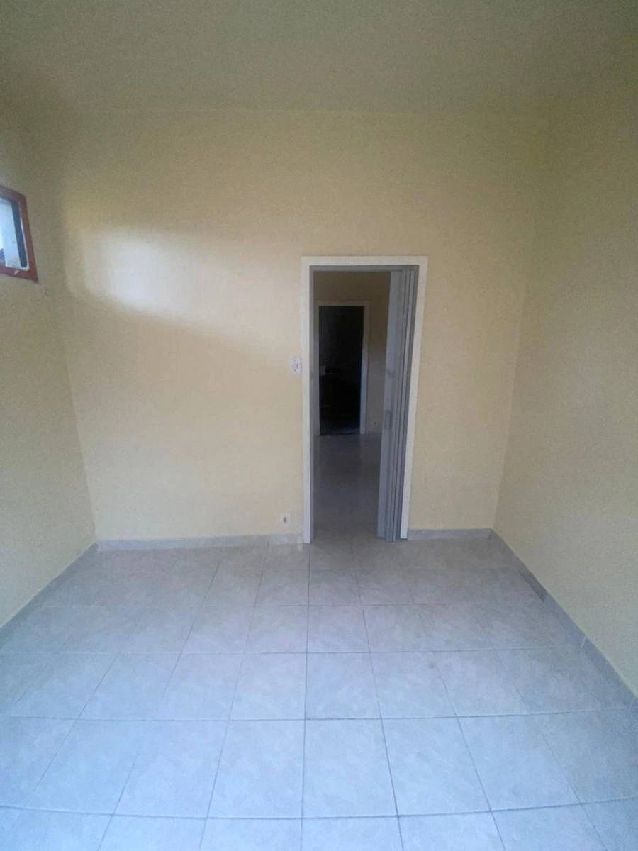Single-storey house with 1 bedroom and tiled floors — photo 3