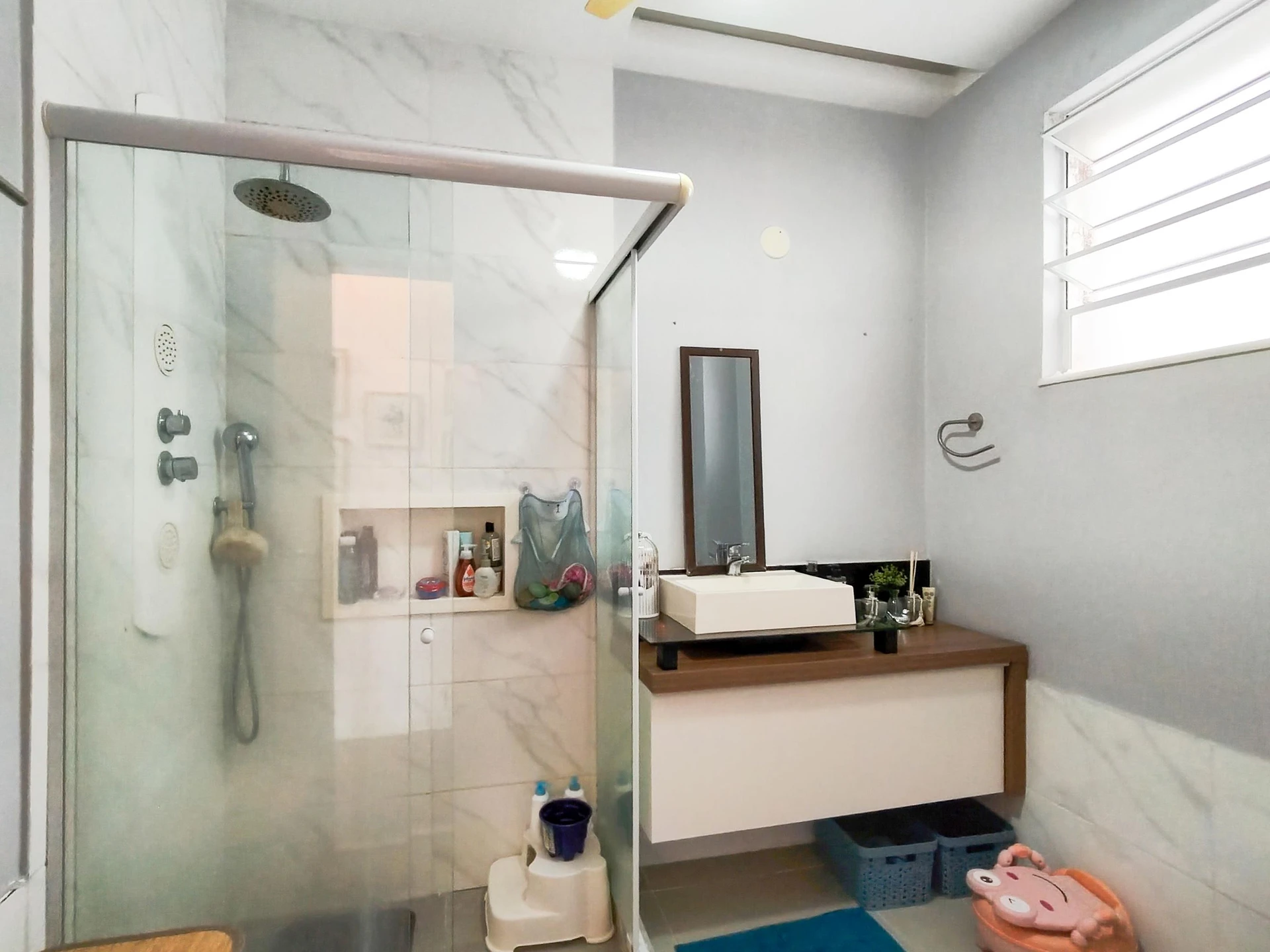 3-bedroom apartment with a mountain view in Rio de Janeiro — photo 34