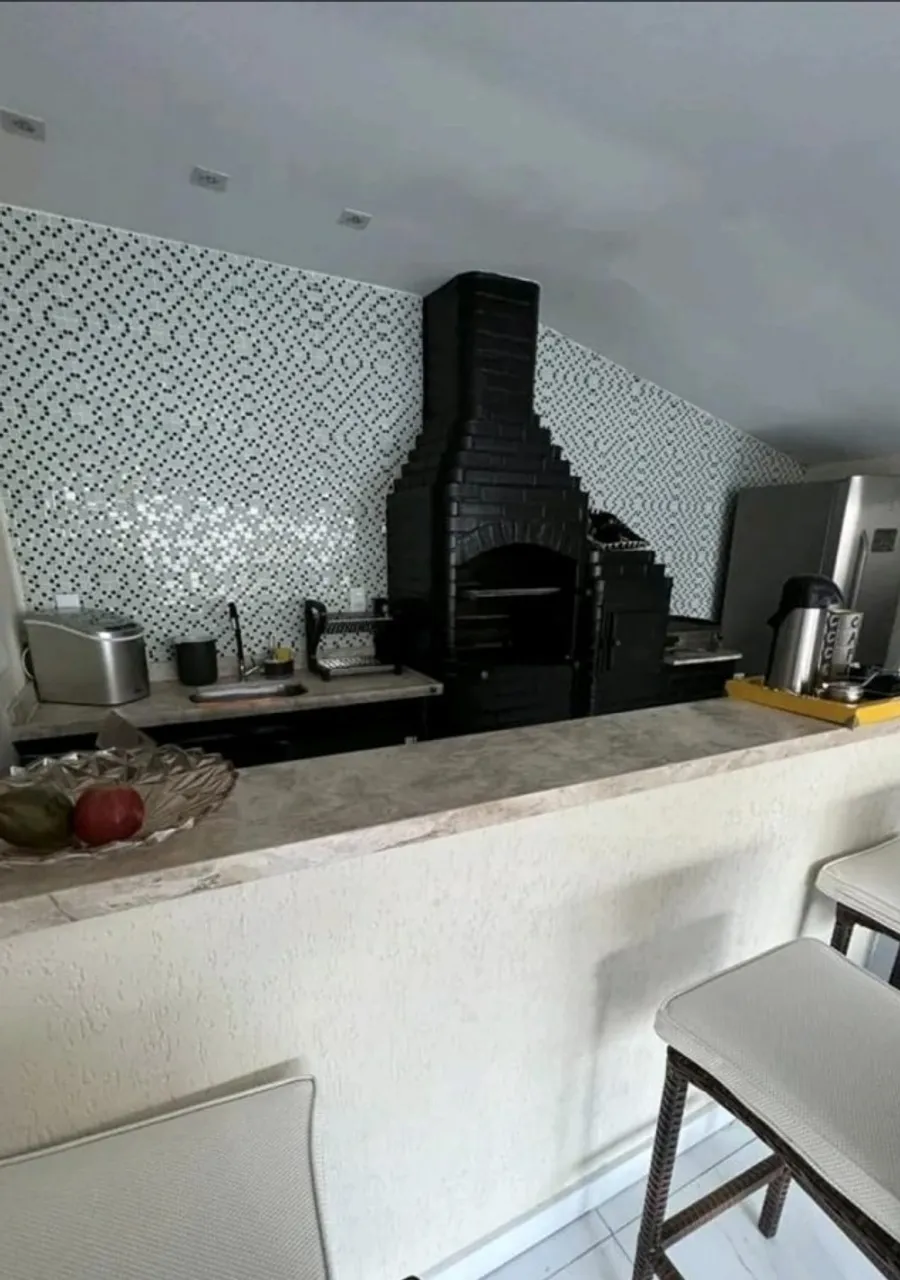 Furnished rental house with 4 bedrooms and 5 bathrooms — photo 12