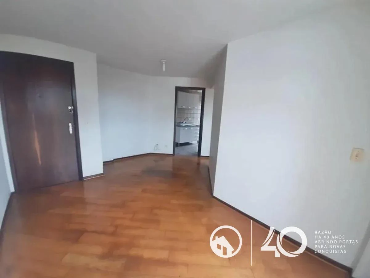 Wood or laminate floors in a 2-bedroom apartment, 92 m² — photo 11